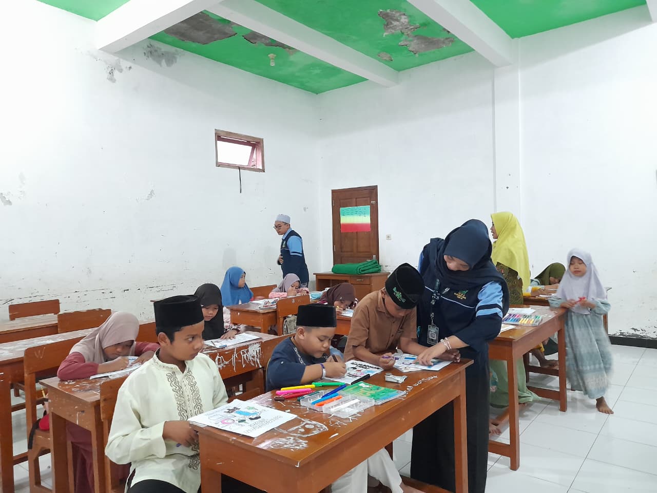Mahasiswa KKN MIT-21 Posko 1 UIN Walisongo Semarang Dampingi Lomba Akhirussanah di Madrasah Diniyah Assafi'iyah Desa Sempu