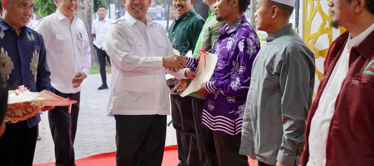 Percepat Sertipikasi Tanah Wakaf, Menteri ATR/Kepala BPN Serahkan 33 Sertipikat untuk Rumah Ibadah di Sulawesi Tengah