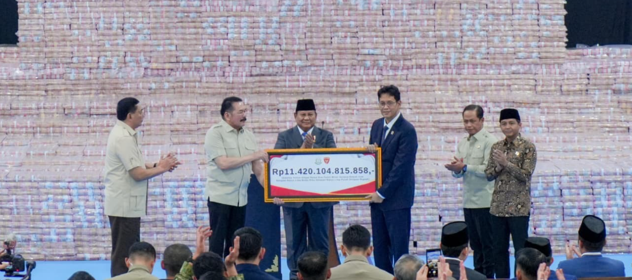 Wamen Ossy Saksikan Penyerahan Denda Administratif Rp11,4 Triliun oleh Satgas PKH sebagai Wujud Penyelamatan Kekayaan Negara