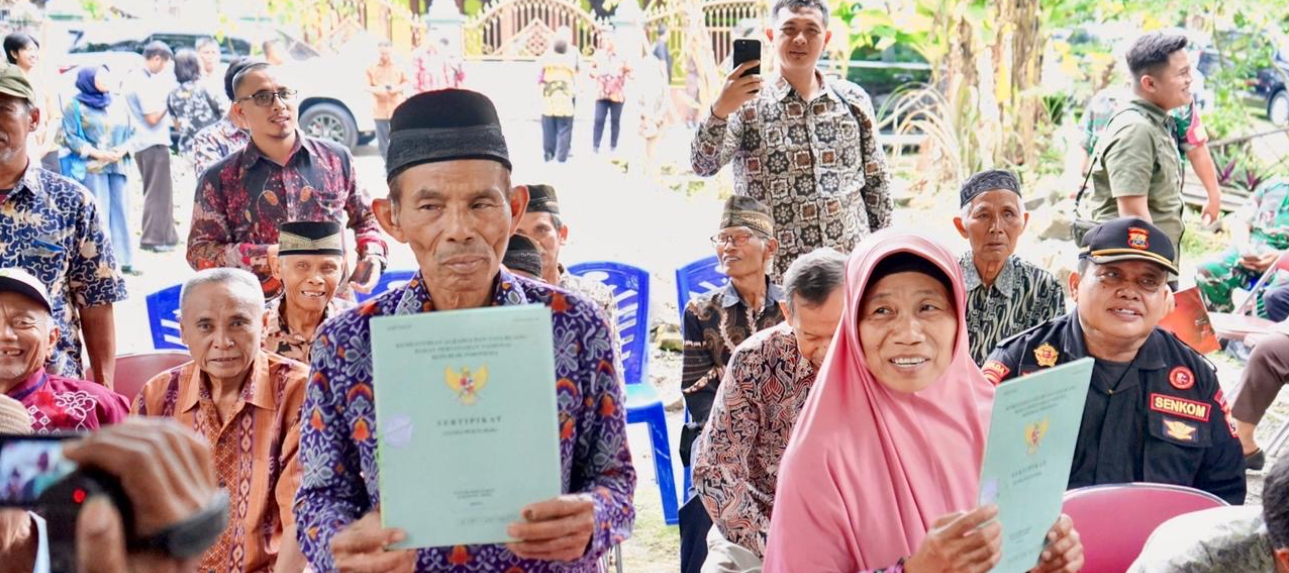 Akhir Perjuangan Panjang, Sertipikat Tanah Mbah Tupon Kembali ke Tangan yang Berhak