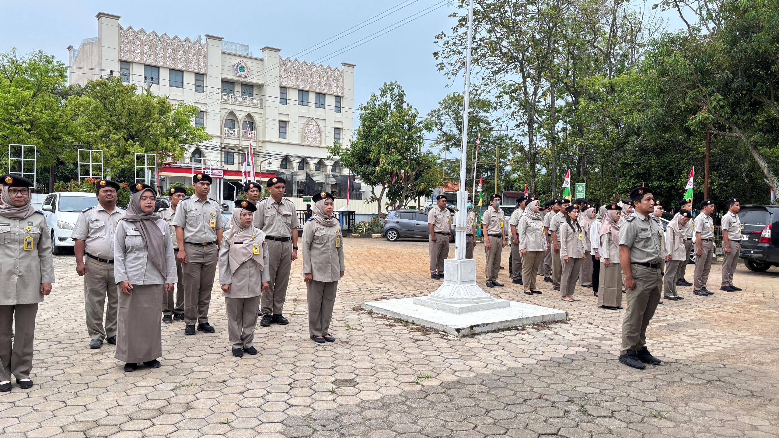 Kantah Batang Gelar Apel Pagi: Komitmen Bersama Wujudkan Pelayanan Prima