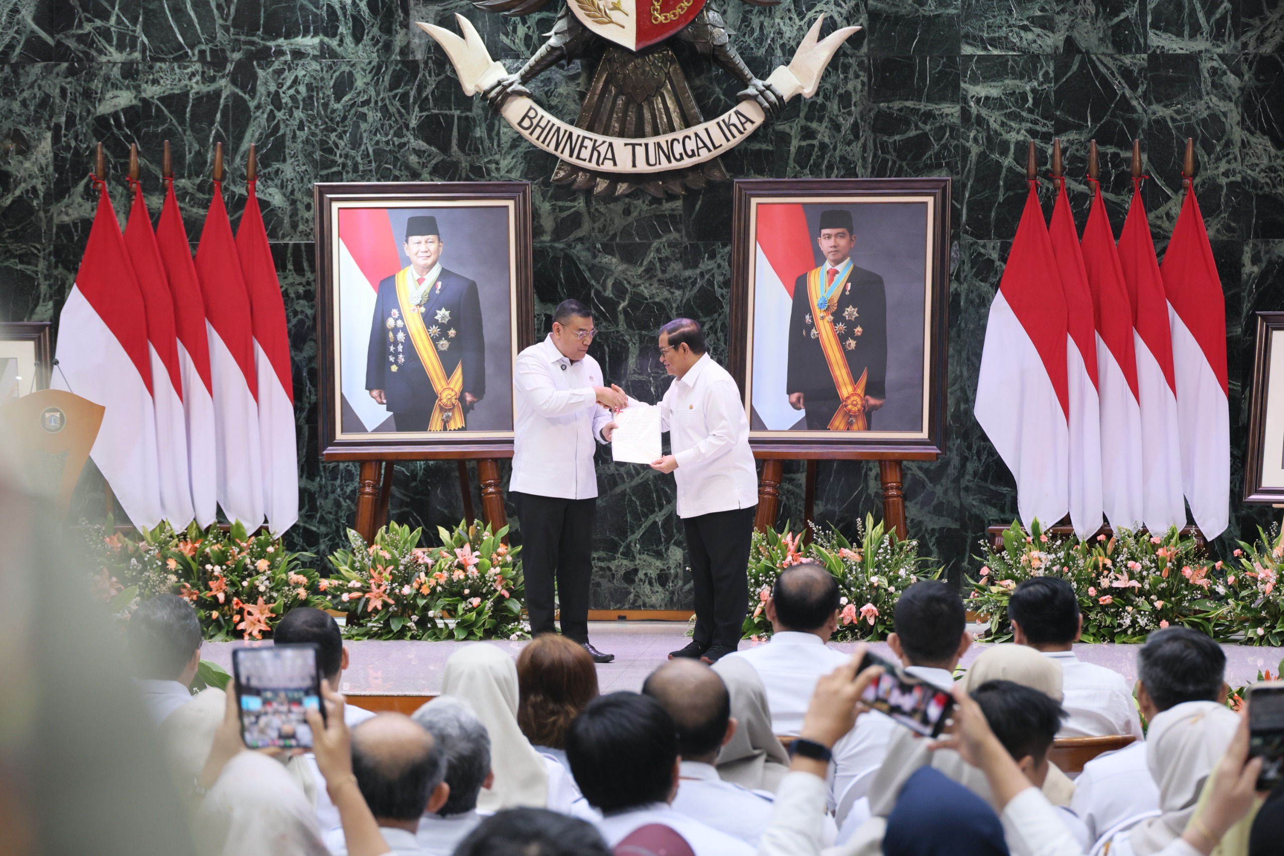 Serahkan 499 Sertipikat Hak Pakai, Kementerian ATR/BPN Amankan Rp124 Triliun Pemprov DKI Jakarta Sepanjang 202Aset 6