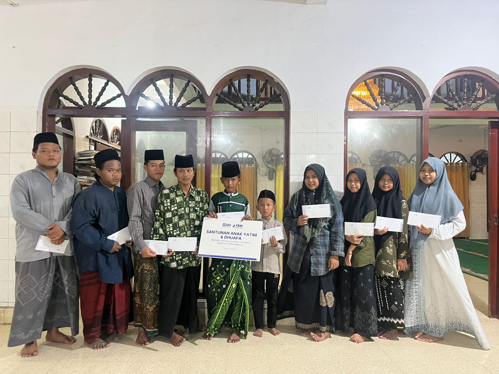 YBM BRILiaN Regional Office Semarang Salurkan Santunan bagi Anak Yatim di Kabupaten Batang