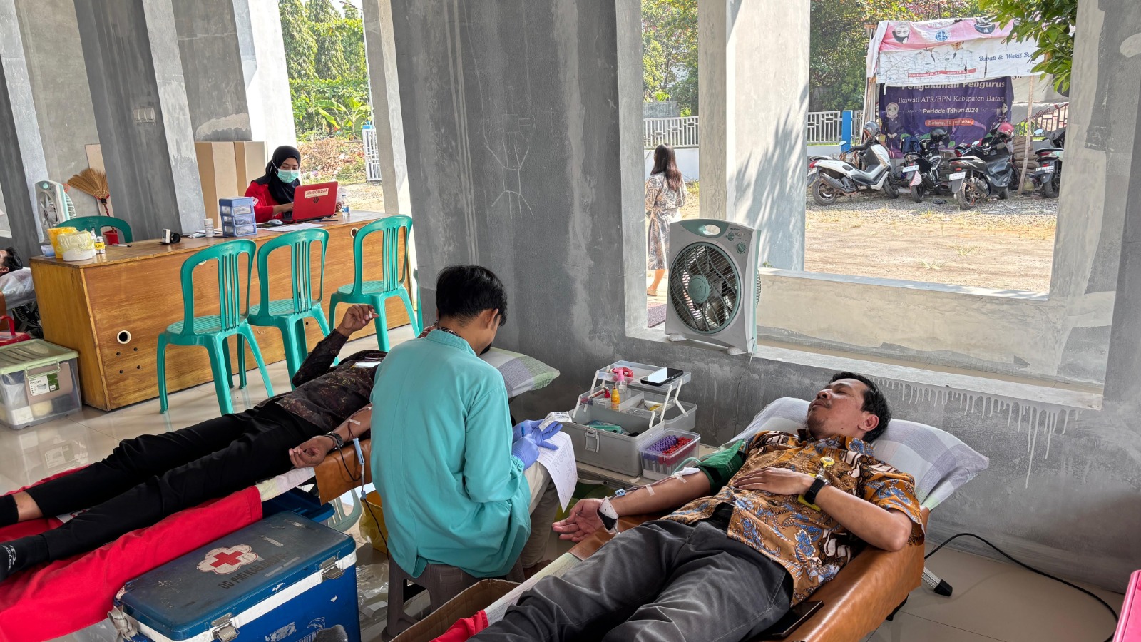 Setetes Darah Sejuta Harapan : Kantor Pertanahan Kabupaten Batang Bersinergi Bersama PMI Batang lakukan Kegiatan Donor Darah